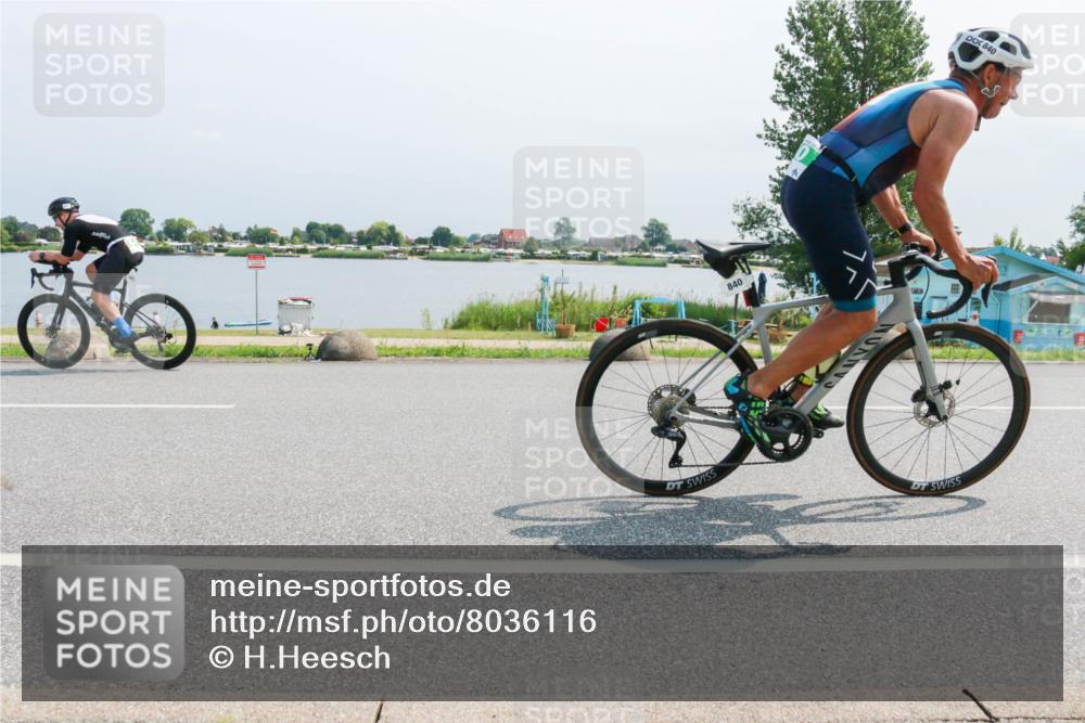 21.06.2025 - 27. Vierlanden-Triathlon H.Heesch http://msf.ph/oto/8036116 15.06.2025 11:45:09 Radfahren 641, 667, 782, 840 meine-sportfotos.de