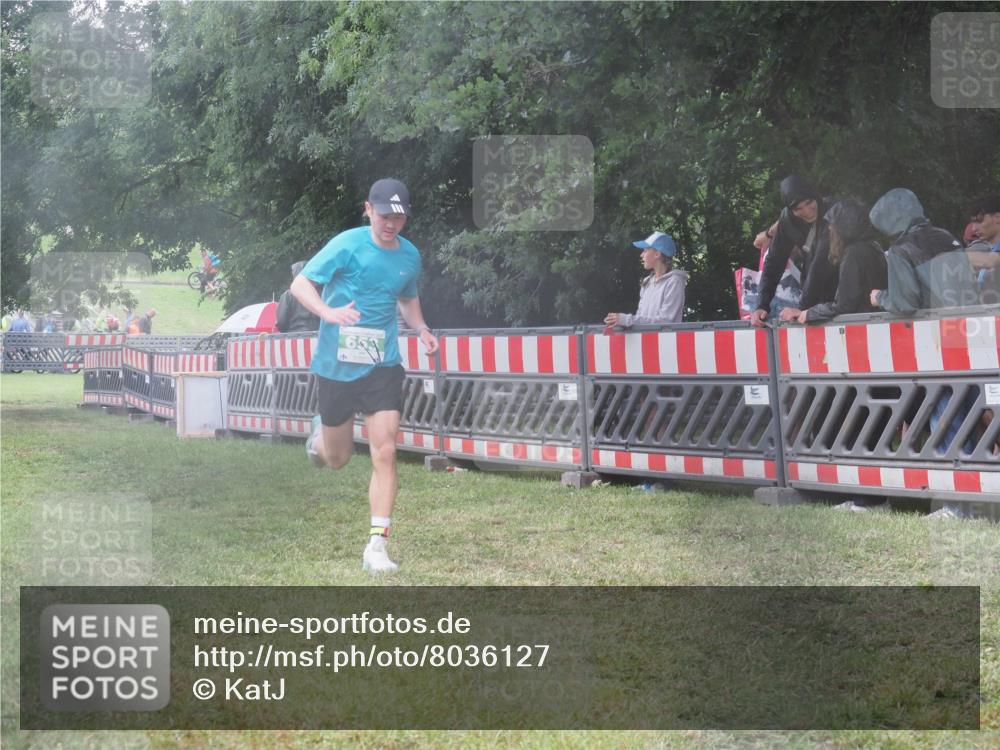 21.06.2025 - 27. Vierlanden-Triathlon KatJ http://msf.ph/oto/8036127 15.06.2025 13:53:36 Ziel 653, 1155 meine-sportfotos.de