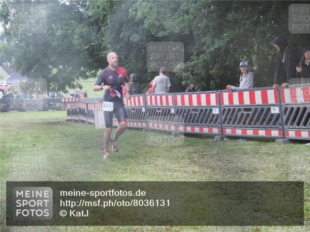 21.06.2025 - 27. Vierlanden-Triathlon KatJ http://msf.ph/oto/8036131 15.06.2025 13:53:39 Ziel 1155 meine-sportfotos.de