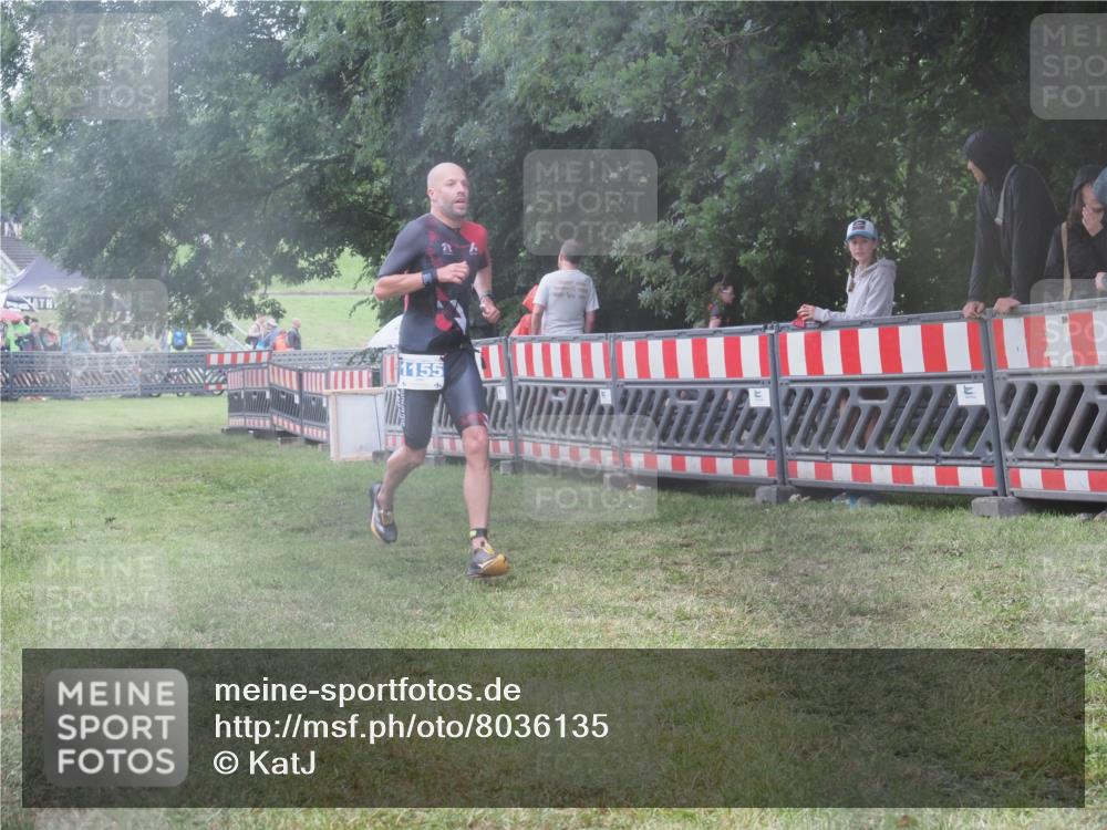 21.06.2025 - 27. Vierlanden-Triathlon KatJ http://msf.ph/oto/8036135 15.06.2025 13:53:40 Ziel 1155 meine-sportfotos.de