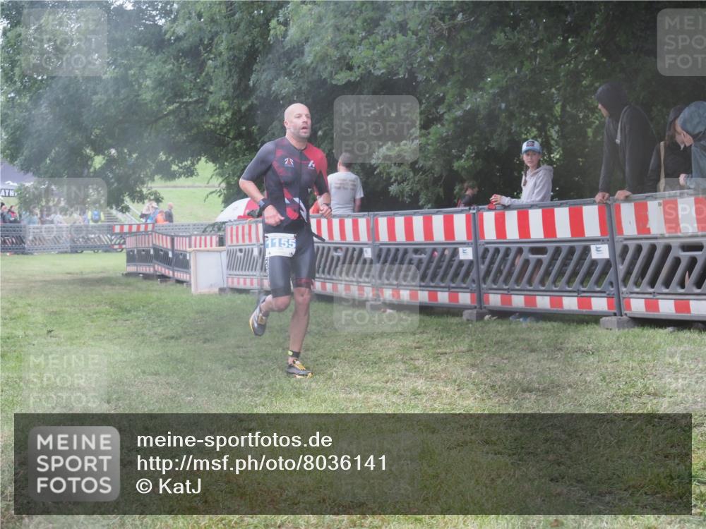 21.06.2025 - 27. Vierlanden-Triathlon KatJ http://msf.ph/oto/8036141 15.06.2025 13:53:40 Ziel 1155 meine-sportfotos.de