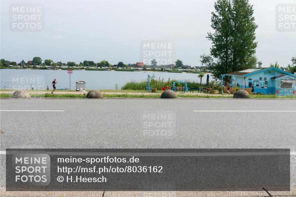 21.06.2025 - 27. Vierlanden-Triathlon H.Heesch http://msf.ph/oto/8036162 15.06.2025 11:45:17 Radfahren 636, 667, 947 meine-sportfotos.de
