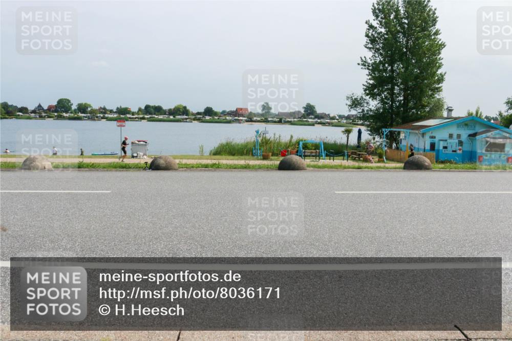 21.06.2025 - 27. Vierlanden-Triathlon H.Heesch http://msf.ph/oto/8036171 15.06.2025 11:45:18 Radfahren 636, 947 meine-sportfotos.de
