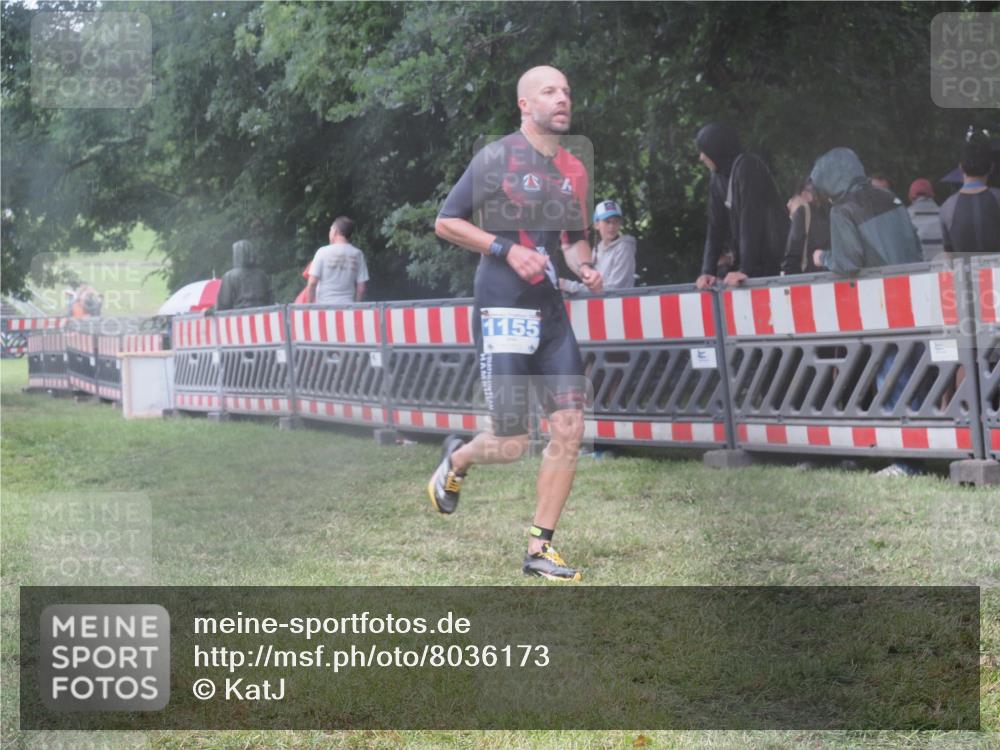 21.06.2025 - 27. Vierlanden-Triathlon KatJ http://msf.ph/oto/8036173 15.06.2025 13:53:40 Ziel 1155 meine-sportfotos.de