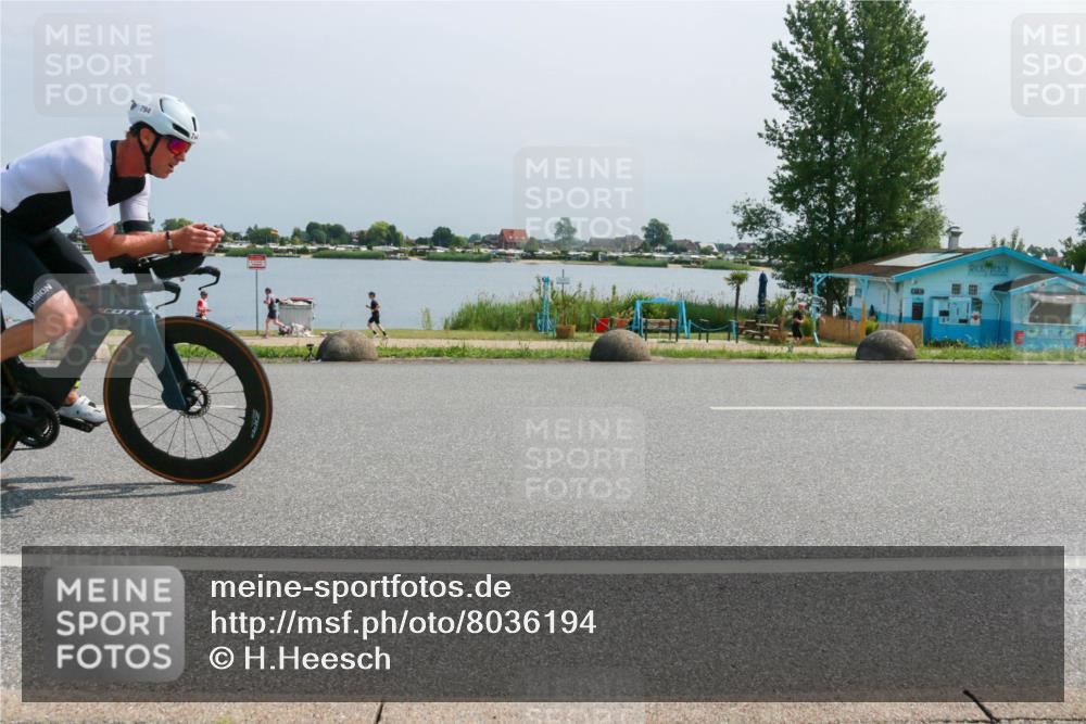 21.06.2025 - 27. Vierlanden-Triathlon H.Heesch http://msf.ph/oto/8036194 15.06.2025 11:45:24 Radfahren 212, 723, 794, 797, 841, 947 meine-sportfotos.de