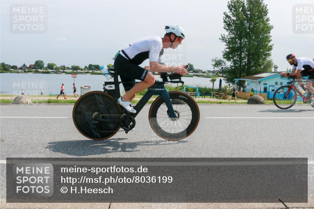 21.06.2025 - 27. Vierlanden-Triathlon H.Heesch http://msf.ph/oto/8036199 15.06.2025 11:45:24 Radfahren 212, 723, 794, 797, 841, 947 meine-sportfotos.de