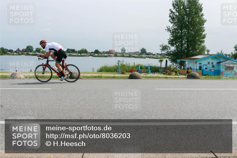 21.06.2025 - 27. Vierlanden-Triathlon H.Heesch http://msf.ph/oto/8036203 15.06.2025 11:45:24 Radfahren 212, 723, 794, 797, 841, 947 meine-sportfotos.de