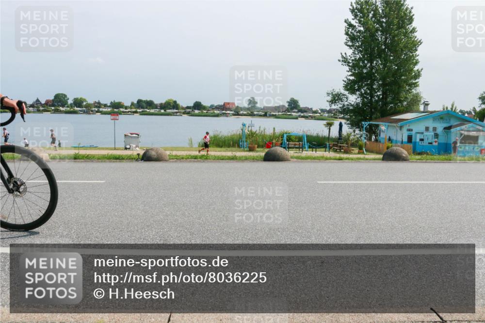 21.06.2025 - 27. Vierlanden-Triathlon H.Heesch http://msf.ph/oto/8036225 15.06.2025 11:45:26 Radfahren 212, 723, 794, 797, 841 meine-sportfotos.de
