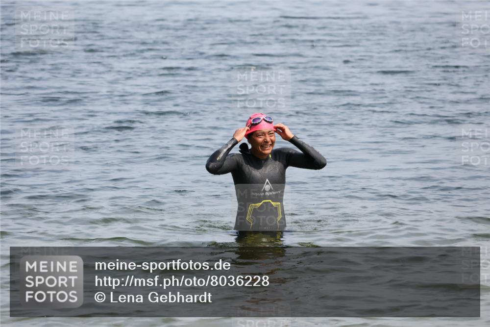 15.06.2025 - 27. Vierlanden-Triathlon Lena Gebhardt http://msf.ph/oto/8036228 15.06.2025 11:34:21 Schwimmen  meine-sportfotos.de
