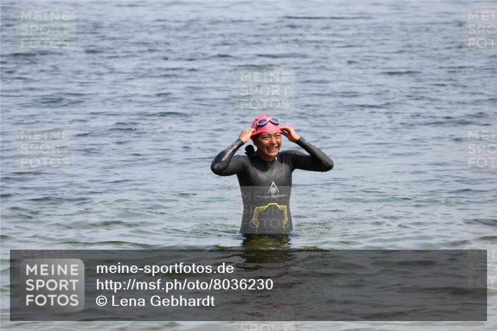 15.06.2025 - 27. Vierlanden-Triathlon Lena Gebhardt http://msf.ph/oto/8036230 15.06.2025 11:34:21 Schwimmen  meine-sportfotos.de