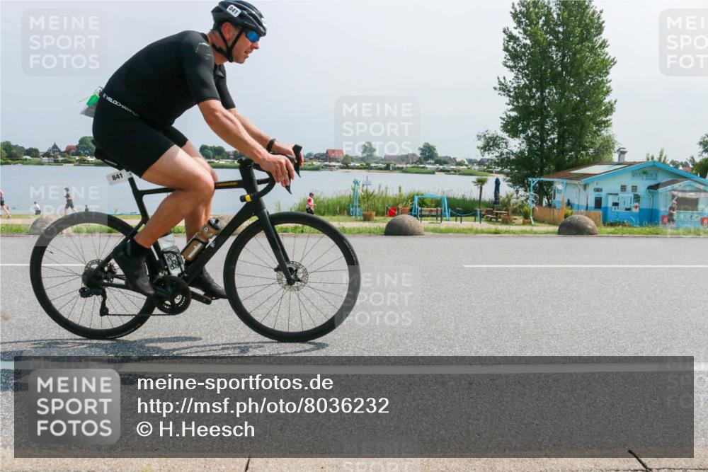 21.06.2025 - 27. Vierlanden-Triathlon H.Heesch http://msf.ph/oto/8036232 15.06.2025 11:45:27 Radfahren 212, 723, 794, 797, 841 meine-sportfotos.de