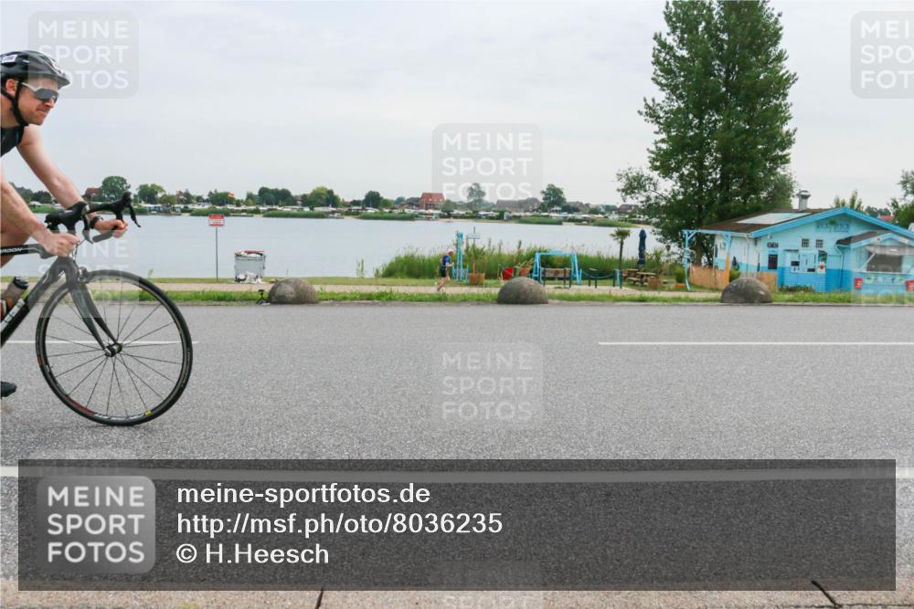 15.06.2025 - 27. Vierlanden-Triathlon H.Heesch http://msf.ph/oto/8036235 15.06.2025 10:47:51 Radfahren 168, 172, 396, 402, 1397 meine-sportfotos.de