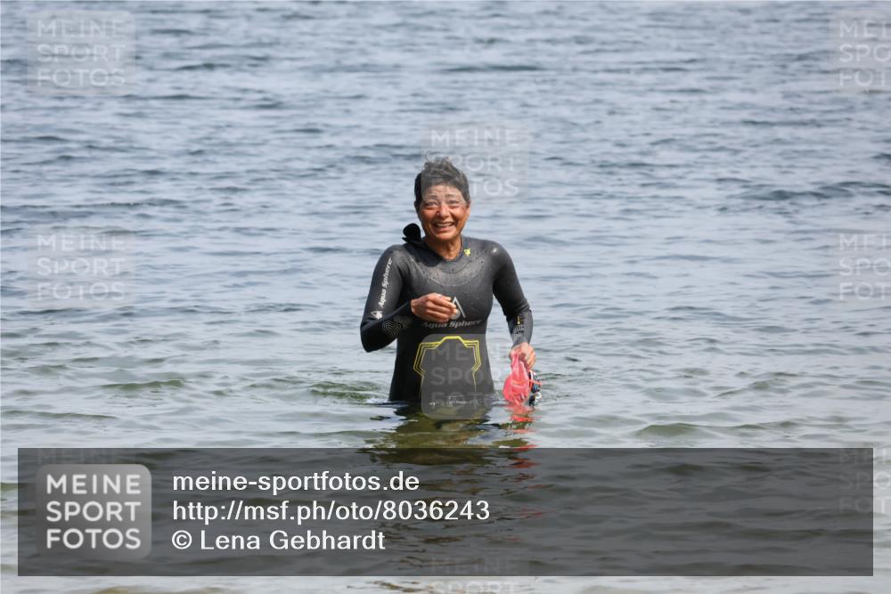 15.06.2025 - 27. Vierlanden-Triathlon Lena Gebhardt http://msf.ph/oto/8036243 15.06.2025 11:34:22 Schwimmen  meine-sportfotos.de