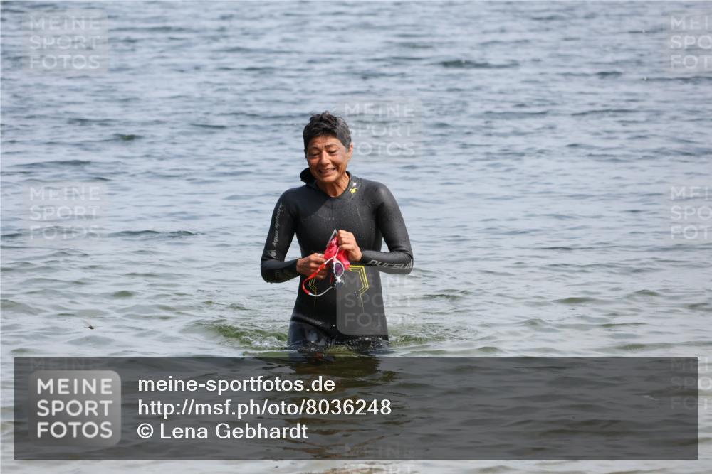 15.06.2025 - 27. Vierlanden-Triathlon Lena Gebhardt http://msf.ph/oto/8036248 15.06.2025 11:34:24 Schwimmen  meine-sportfotos.de