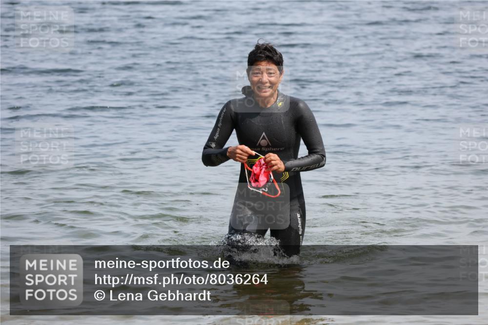 15.06.2025 - 27. Vierlanden-Triathlon Lena Gebhardt http://msf.ph/oto/8036264 15.06.2025 11:34:26 Schwimmen  meine-sportfotos.de