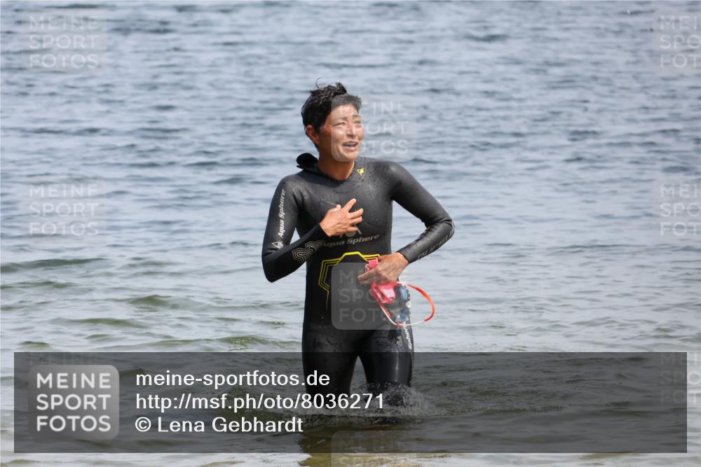 15.06.2025 - 27. Vierlanden-Triathlon Lena Gebhardt http://msf.ph/oto/8036271 15.06.2025 11:34:27 Schwimmen  meine-sportfotos.de