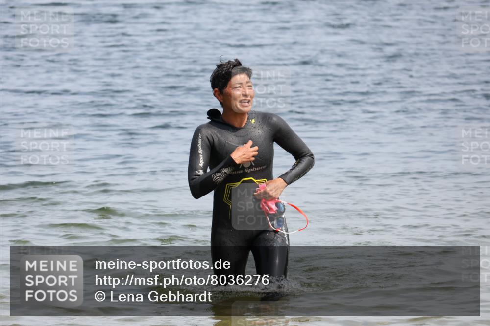 15.06.2025 - 27. Vierlanden-Triathlon Lena Gebhardt http://msf.ph/oto/8036276 15.06.2025 11:34:27 Schwimmen  meine-sportfotos.de