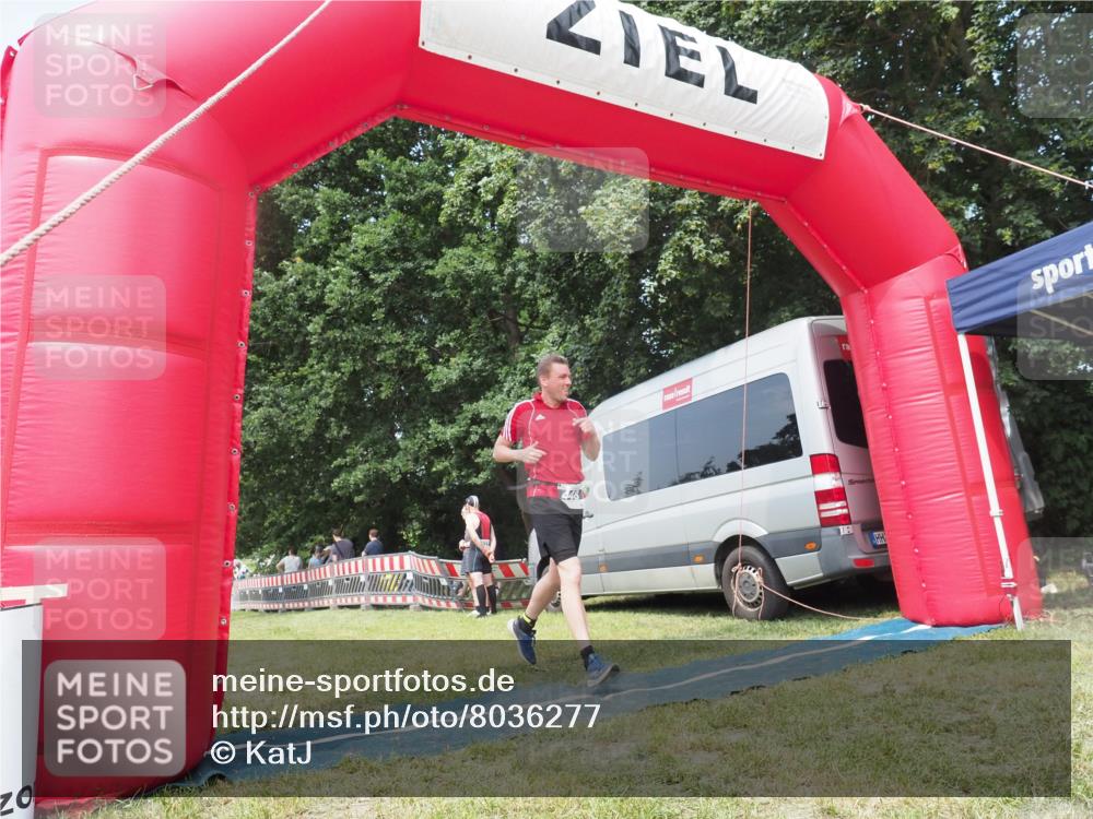 15.06.2025 - 27. Vierlanden-Triathlon KatJ http://msf.ph/oto/8036277 15.06.2025 11:24:53 Schwimmen 935, 981 meine-sportfotos.de