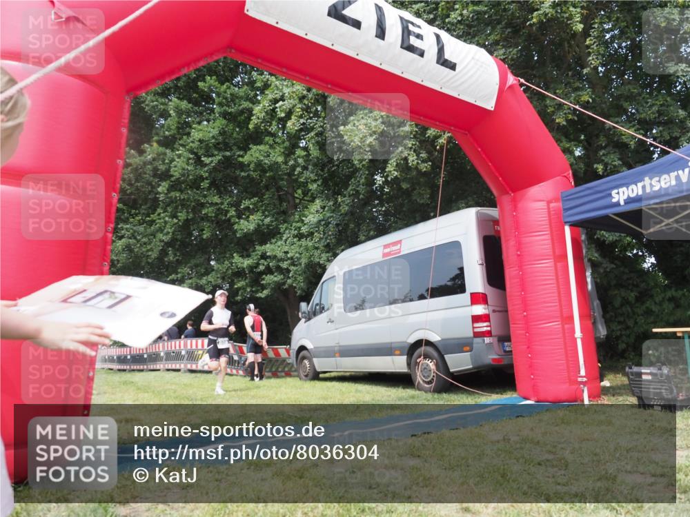 15.06.2025 - 27. Vierlanden-Triathlon KatJ http://msf.ph/oto/8036304 15.06.2025 11:25:04 Schwimmen 981 meine-sportfotos.de
