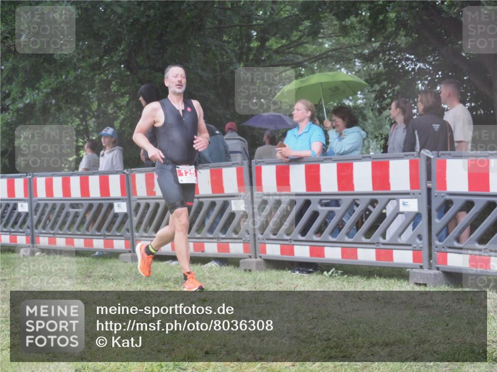 21.06.2025 - 27. Vierlanden-Triathlon KatJ http://msf.ph/oto/8036308 15.06.2025 13:54:08 Ziel 125, 719 meine-sportfotos.de
