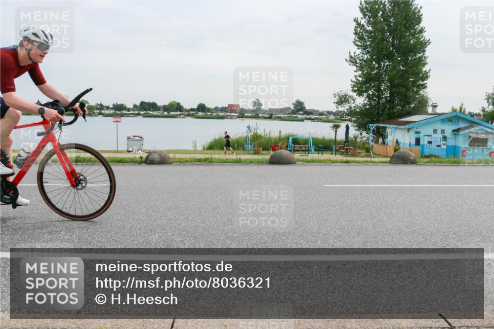 15.06.2025 - 27. Vierlanden-Triathlon H.Heesch http://msf.ph/oto/8036321 15.06.2025 10:48:14 Radfahren 72, 187 meine-sportfotos.de