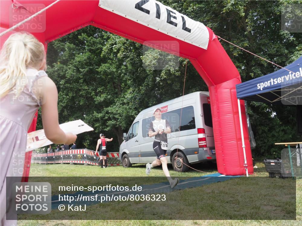 15.06.2025 - 27. Vierlanden-Triathlon KatJ http://msf.ph/oto/8036323 15.06.2025 11:25:05 Schwimmen 981 meine-sportfotos.de