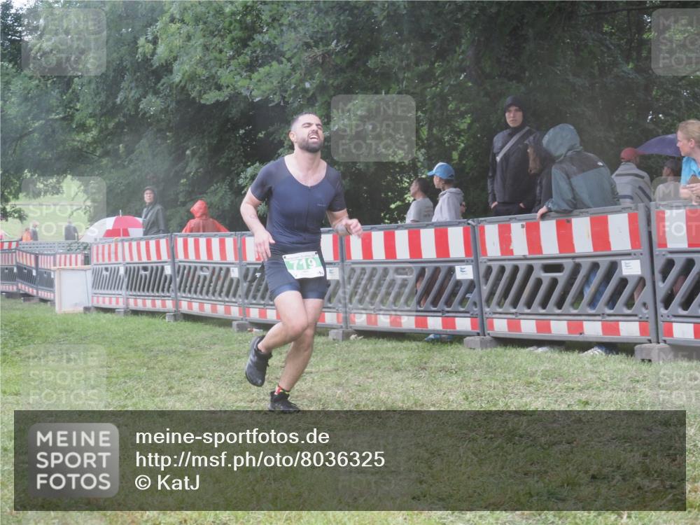 21.06.2025 - 27. Vierlanden-Triathlon KatJ http://msf.ph/oto/8036325 15.06.2025 13:54:12 Ziel 125, 719 meine-sportfotos.de