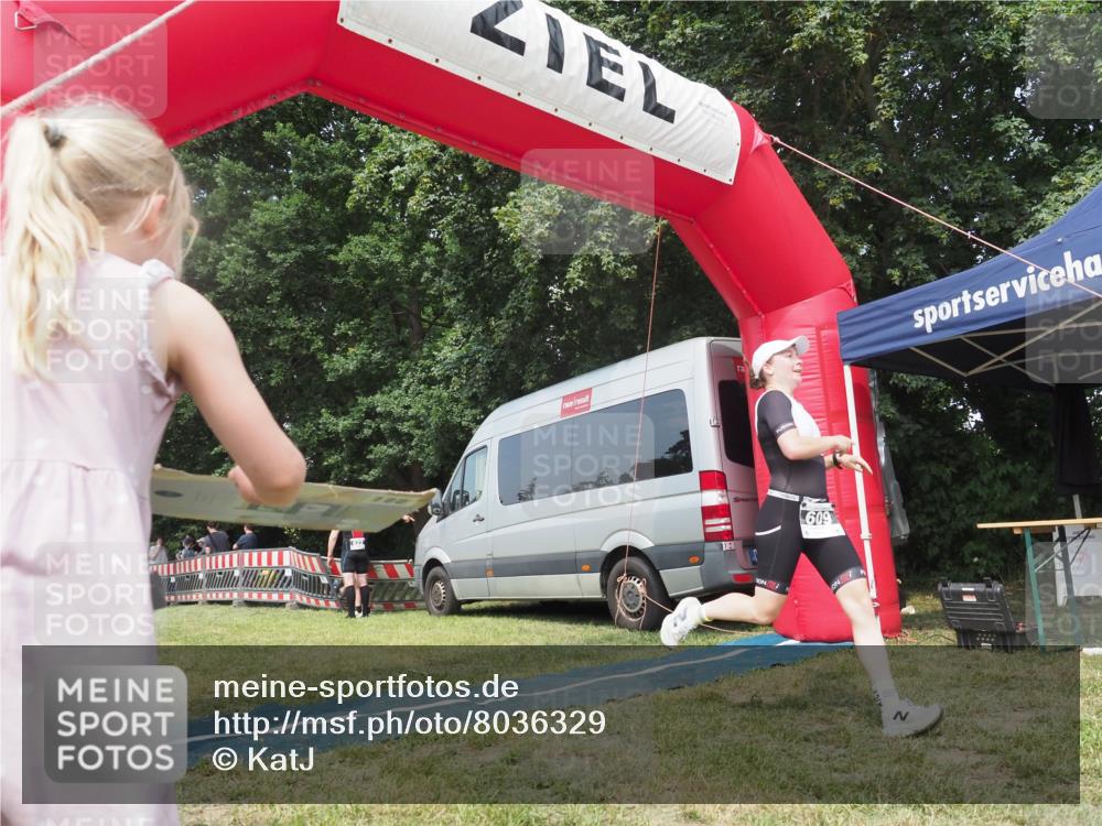 15.06.2025 - 27. Vierlanden-Triathlon KatJ http://msf.ph/oto/8036329 15.06.2025 11:25:05 Schwimmen 981 meine-sportfotos.de