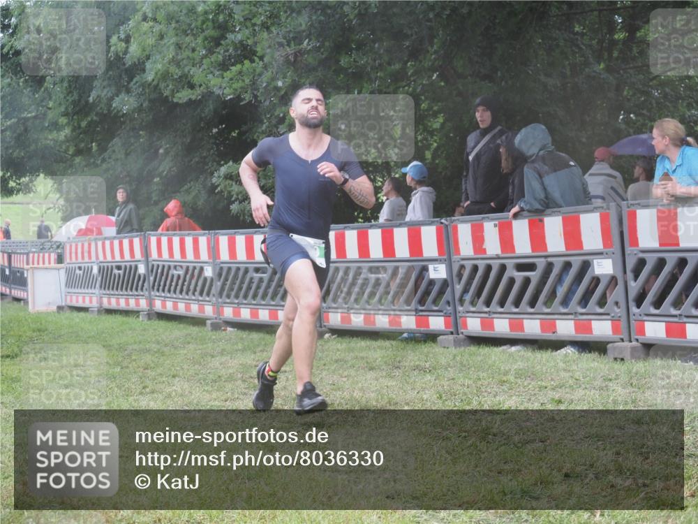 21.06.2025 - 27. Vierlanden-Triathlon KatJ http://msf.ph/oto/8036330 15.06.2025 13:54:12 Ziel 125, 719 meine-sportfotos.de