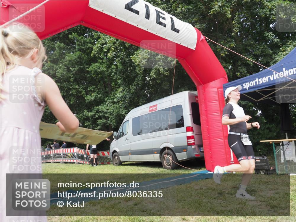 15.06.2025 - 27. Vierlanden-Triathlon KatJ http://msf.ph/oto/8036335 15.06.2025 11:25:05 Schwimmen 981 meine-sportfotos.de