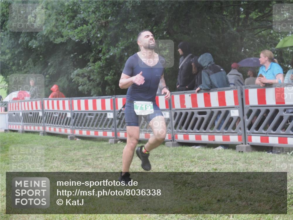 21.06.2025 - 27. Vierlanden-Triathlon KatJ http://msf.ph/oto/8036338 15.06.2025 13:54:12 Ziel 125, 719 meine-sportfotos.de