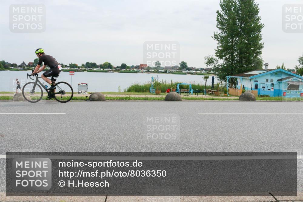 15.06.2025 - 27. Vierlanden-Triathlon H.Heesch http://msf.ph/oto/8036350 15.06.2025 10:48:19 Radfahren 22, 34, 93, 139, 393 meine-sportfotos.de