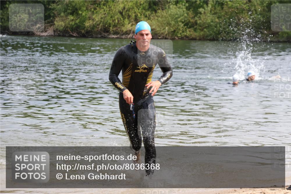 21.06.2025 - 27. Vierlanden-Triathlon Lena Gebhardt http://msf.ph/oto/8036368 15.06.2025 11:57:50 Schwimmen 984, 986, 987 meine-sportfotos.de