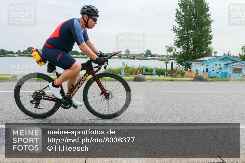 15.06.2025 - 27. Vierlanden-Triathlon H.Heesch http://msf.ph/oto/8036377 15.06.2025 10:48:22 Radfahren 22, 34, 93, 139, 393, 422 meine-sportfotos.de