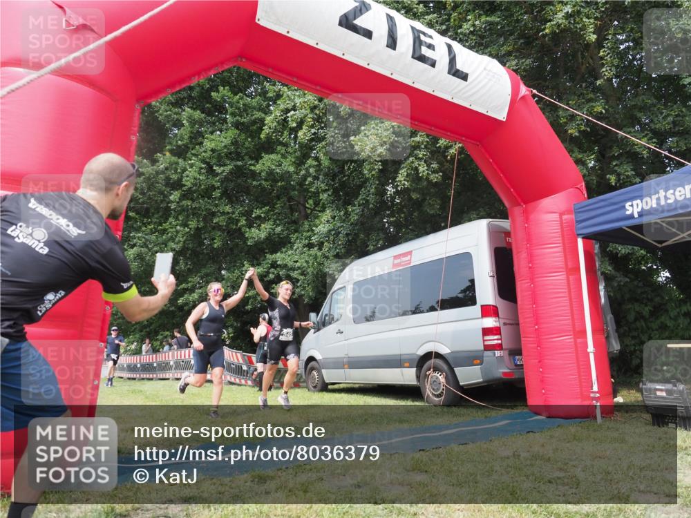 15.06.2025 - 27. Vierlanden-Triathlon KatJ http://msf.ph/oto/8036379 15.06.2025 11:25:19 Schwimmen  meine-sportfotos.de