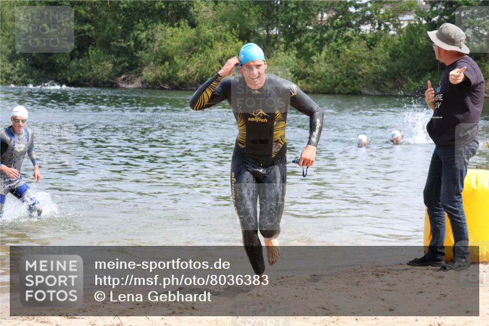 21.06.2025 - 27. Vierlanden-Triathlon Lena Gebhardt http://msf.ph/oto/8036383 15.06.2025 11:57:51 Schwimmen 984, 986, 987 meine-sportfotos.de