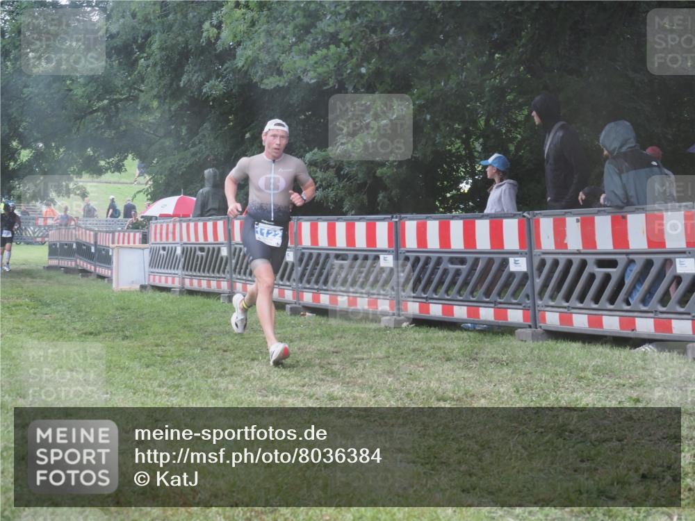 21.06.2025 - 27. Vierlanden-Triathlon KatJ http://msf.ph/oto/8036384 15.06.2025 13:54:32 Ziel 1122, 1152 meine-sportfotos.de