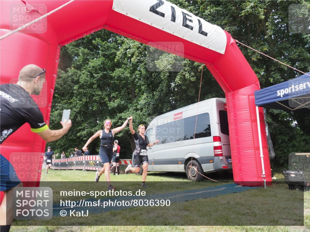 15.06.2025 - 27. Vierlanden-Triathlon KatJ http://msf.ph/oto/8036390 15.06.2025 11:25:19 Schwimmen  meine-sportfotos.de