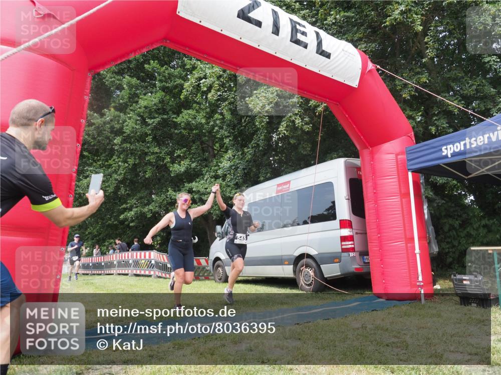 15.06.2025 - 27. Vierlanden-Triathlon KatJ http://msf.ph/oto/8036395 15.06.2025 11:25:19 Schwimmen  meine-sportfotos.de