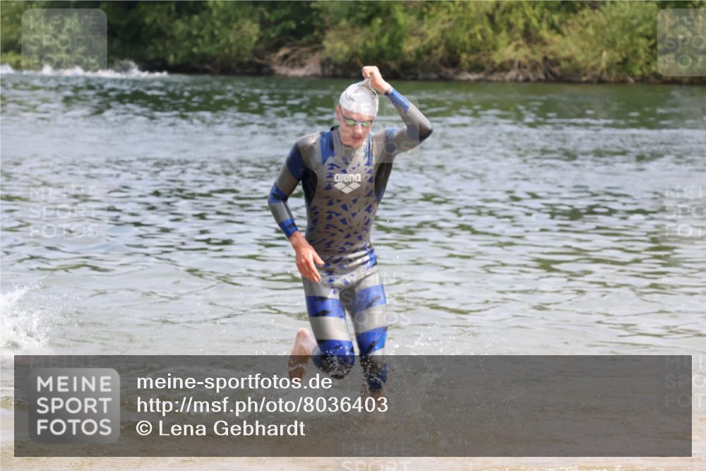 21.06.2025 - 27. Vierlanden-Triathlon Lena Gebhardt http://msf.ph/oto/8036403 15.06.2025 11:57:53 Schwimmen 984, 985, 986, 987 meine-sportfotos.de