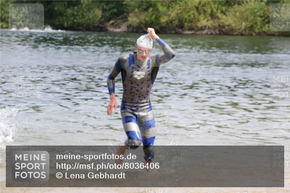 21.06.2025 - 27. Vierlanden-Triathlon Lena Gebhardt http://msf.ph/oto/8036406 15.06.2025 11:57:53 Schwimmen 984, 985, 986, 987 meine-sportfotos.de