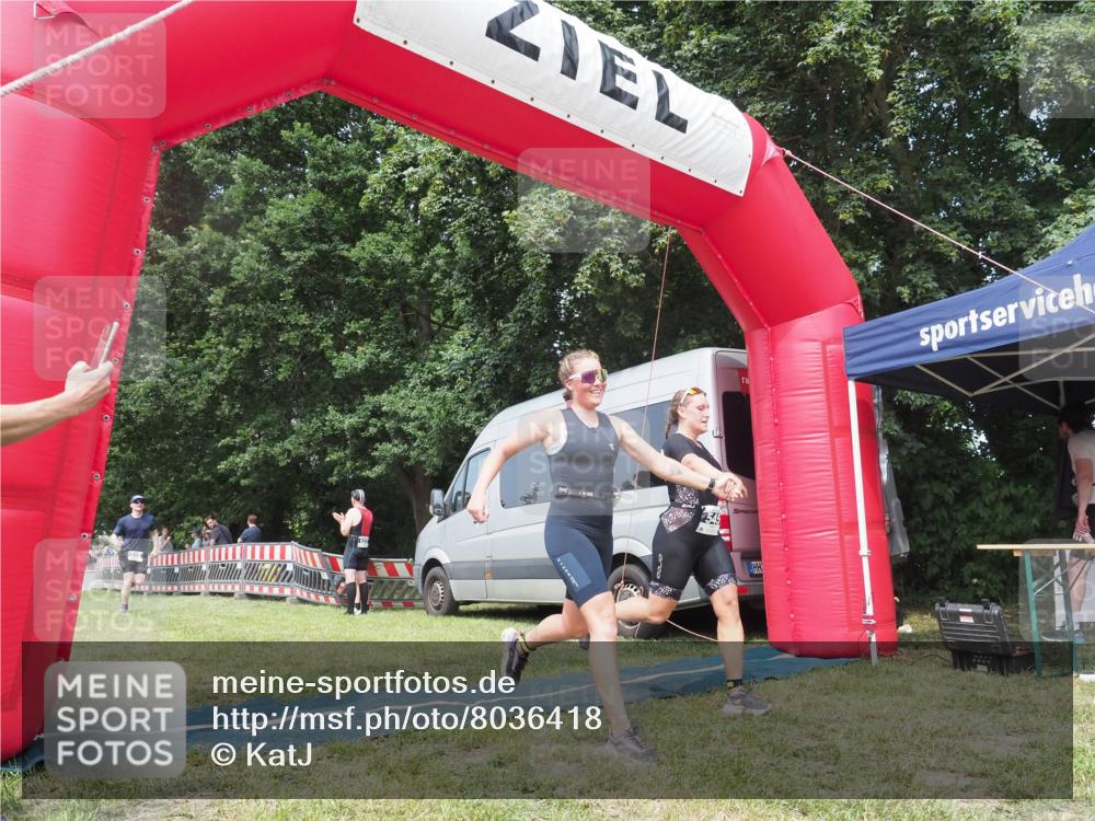 15.06.2025 - 27. Vierlanden-Triathlon KatJ http://msf.ph/oto/8036418 15.06.2025 11:25:20 Schwimmen  meine-sportfotos.de