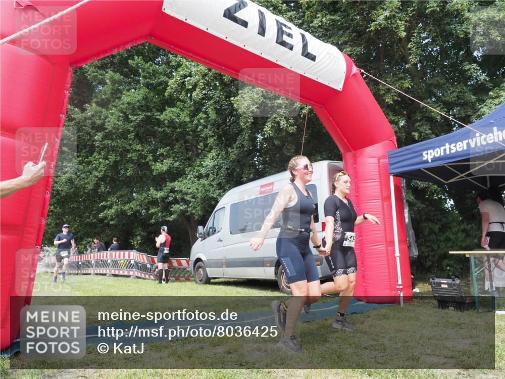 15.06.2025 - 27. Vierlanden-Triathlon KatJ http://msf.ph/oto/8036425 15.06.2025 11:25:20 Schwimmen  meine-sportfotos.de