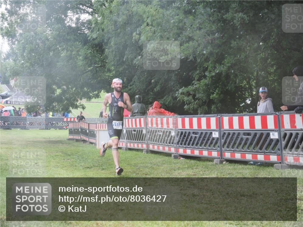 21.06.2025 - 27. Vierlanden-Triathlon KatJ http://msf.ph/oto/8036427 15.06.2025 13:54:38 Ziel 1152 meine-sportfotos.de