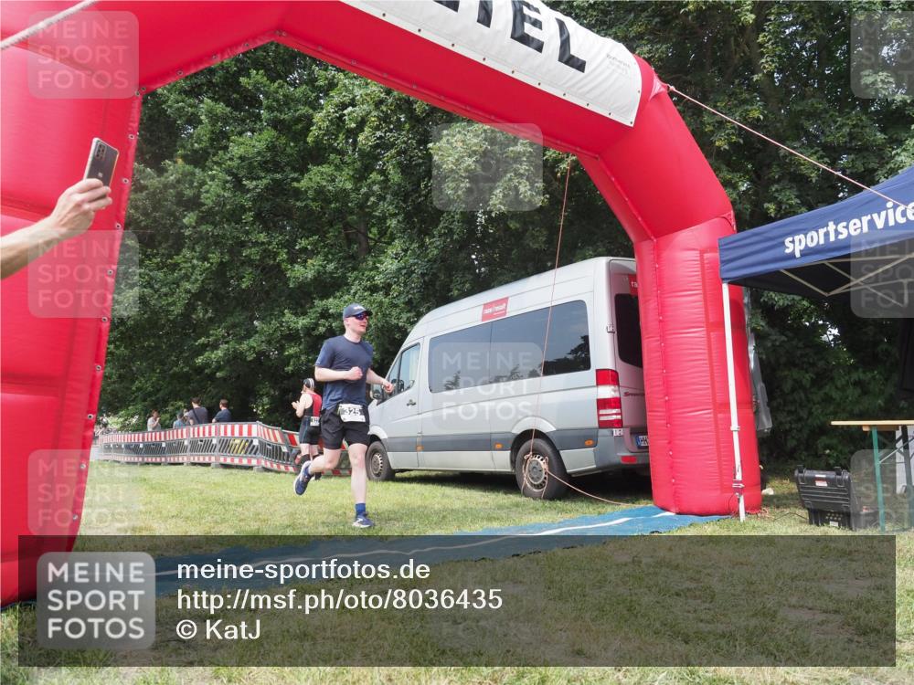 15.06.2025 - 27. Vierlanden-Triathlon KatJ http://msf.ph/oto/8036435 15.06.2025 11:25:22 Schwimmen  meine-sportfotos.de