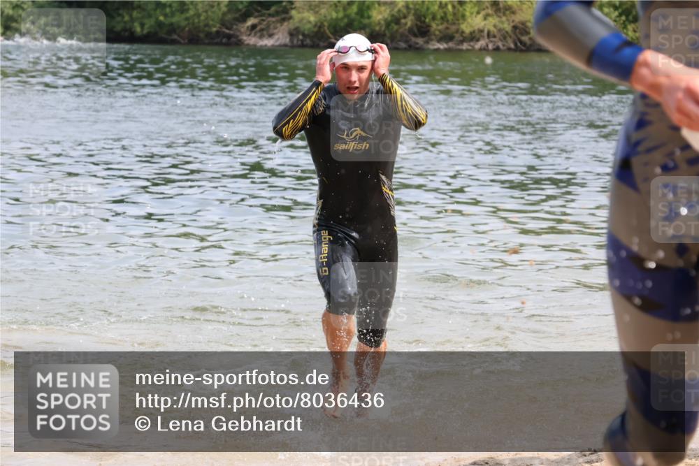 21.06.2025 - 27. Vierlanden-Triathlon Lena Gebhardt http://msf.ph/oto/8036436 15.06.2025 11:57:56 Schwimmen 984, 985, 986, 987, 988 meine-sportfotos.de