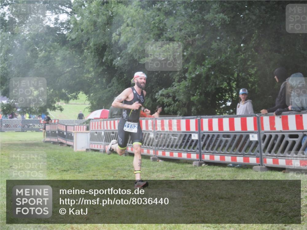 21.06.2025 - 27. Vierlanden-Triathlon KatJ http://msf.ph/oto/8036440 15.06.2025 13:54:38 Ziel 1152 meine-sportfotos.de