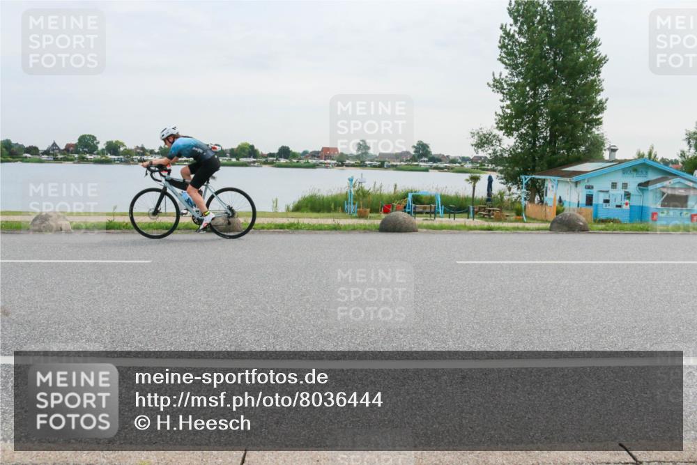 15.06.2025 - 27. Vierlanden-Triathlon H.Heesch http://msf.ph/oto/8036444 15.06.2025 10:48:53 Radfahren 229, 236, 358 meine-sportfotos.de
