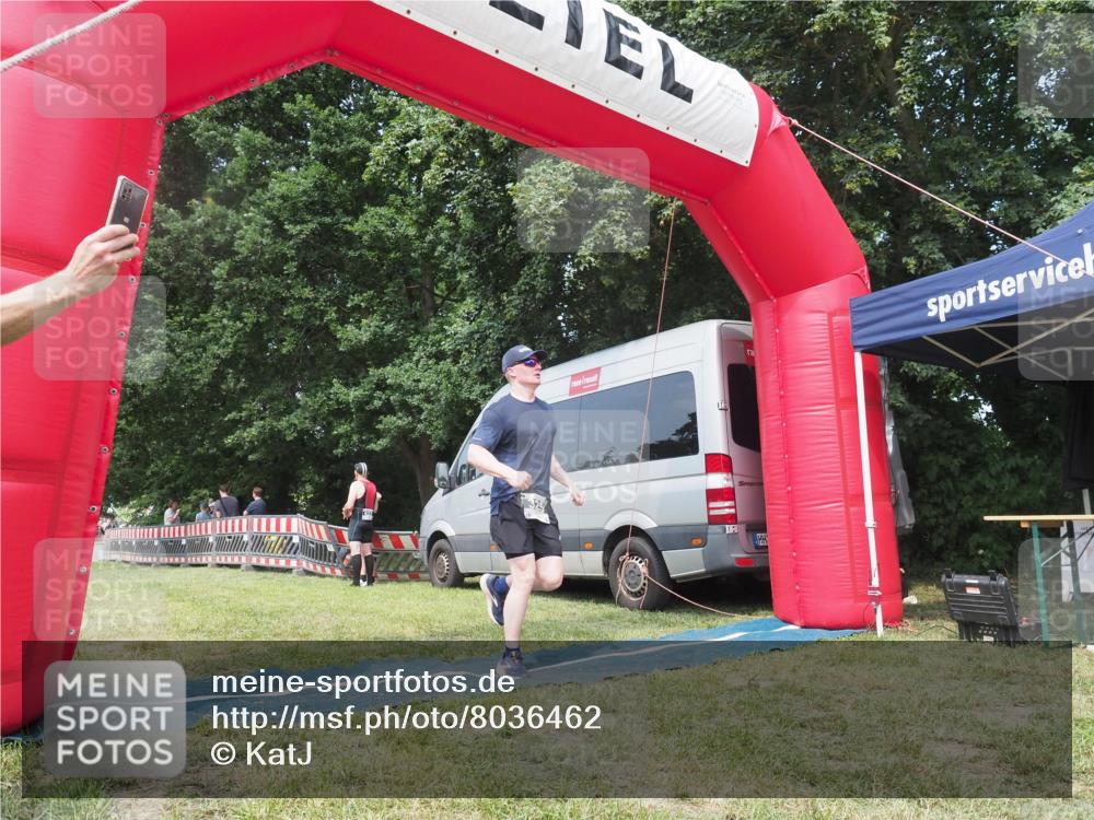15.06.2025 - 27. Vierlanden-Triathlon KatJ http://msf.ph/oto/8036462 15.06.2025 11:25:23 Schwimmen  meine-sportfotos.de