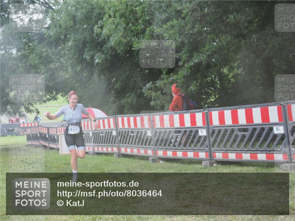 21.06.2025 - 27. Vierlanden-Triathlon KatJ http://msf.ph/oto/8036464 15.06.2025 14:14:57 Ziel 1189 meine-sportfotos.de